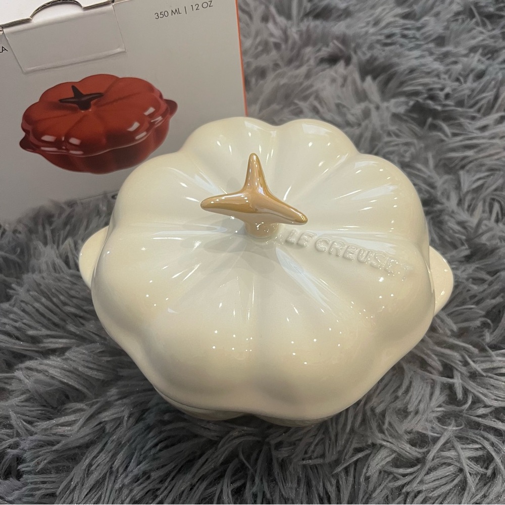 Rare BNIB Le Creuset Petite Pumpkin Casserole Cocotte Meringue 350ml